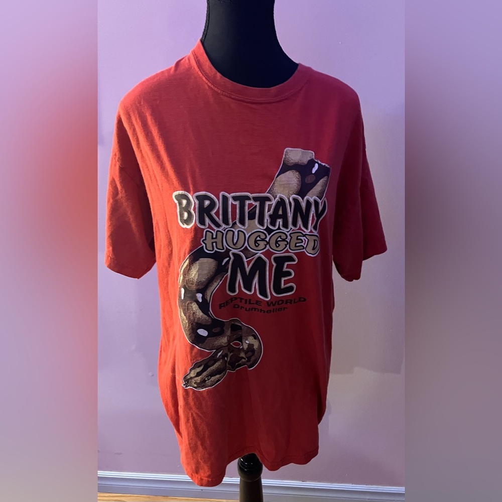 Vintage “Brittany Hugged Me” tee size L